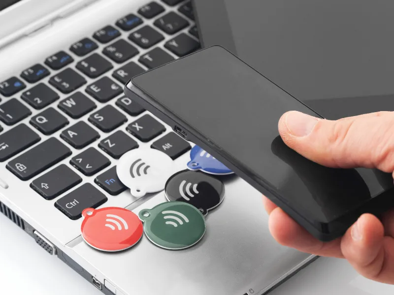 NFC-Chips werden eingescannt