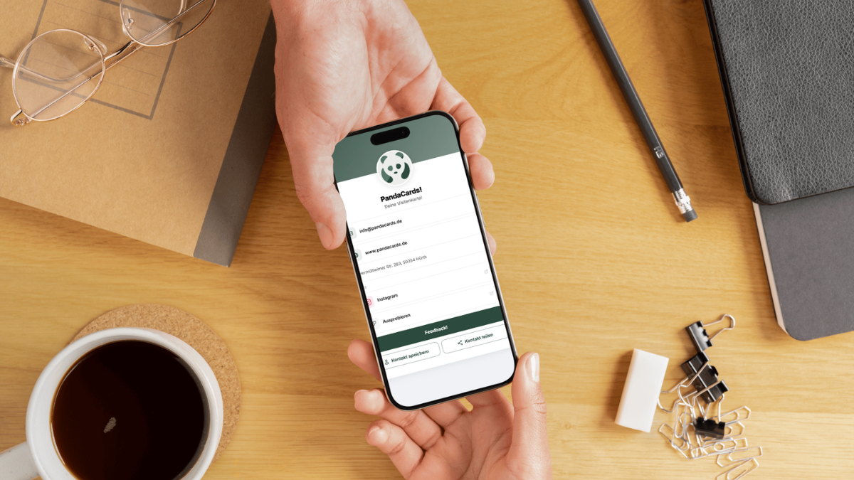 Übergabe der digitalen Visitenkarte
